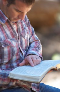 Man_Reading_Bible